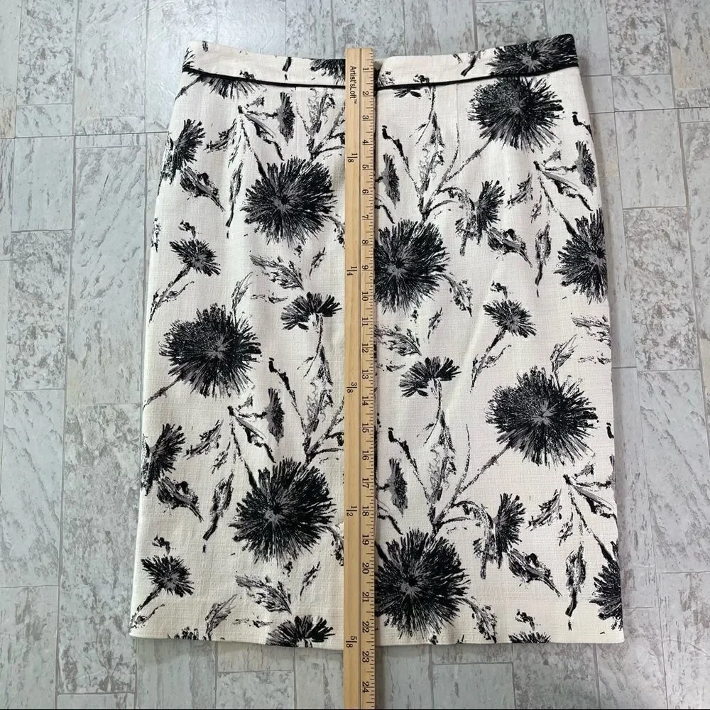 Halogen White with Black Floral Print Pencil Skirt
